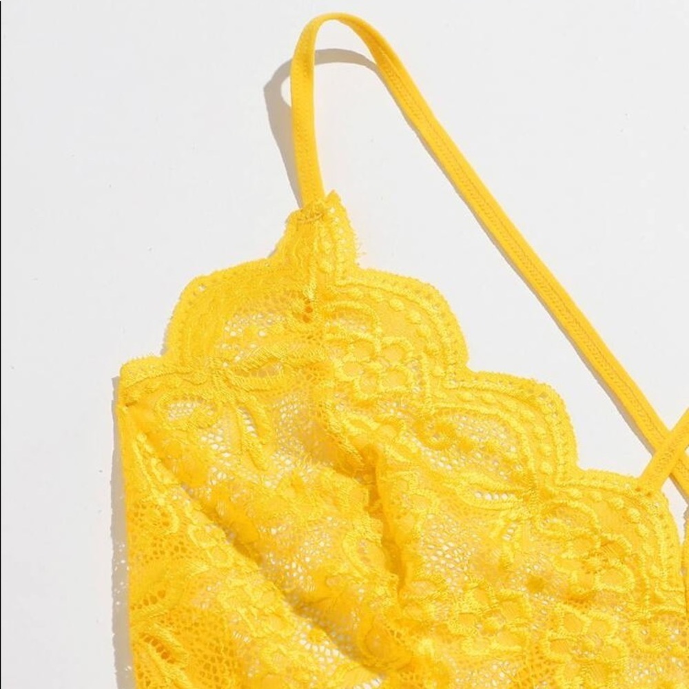 New Sexy Yellow Lace Teddy Bodysuit - Picture 3 of 6